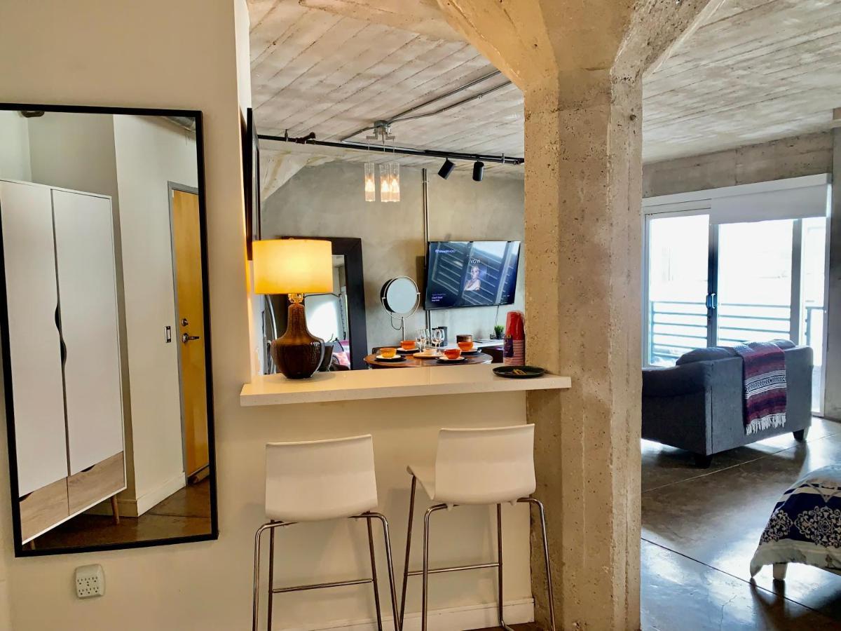 Charming Lofts In The Heart Of Hollywood Los Angeles Room photo